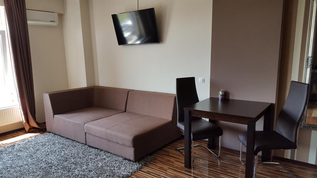 Sunlight Studio Apartment Oradea Exterior foto