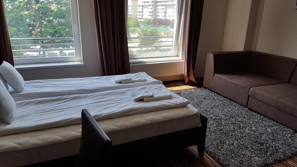 Sunlight Studio Apartment Oradea Exterior foto